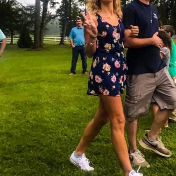 Lush Floral Romper XS - Picture 5 of 5